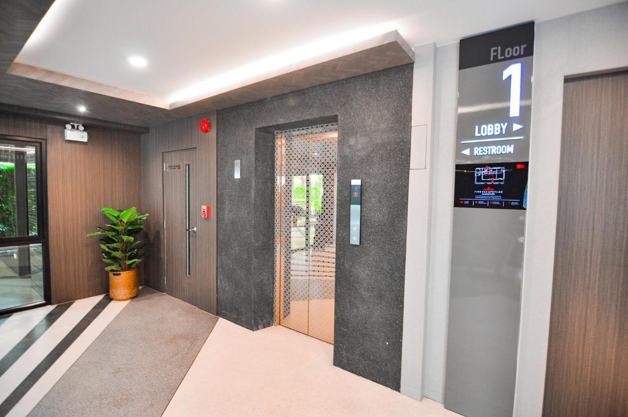 The S Block Condotel Ban Si Than Exterior foto